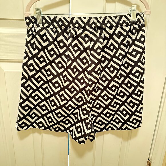 Boohoo - Geometric Print Shirt & Shorts Set - Picture 5 of 8